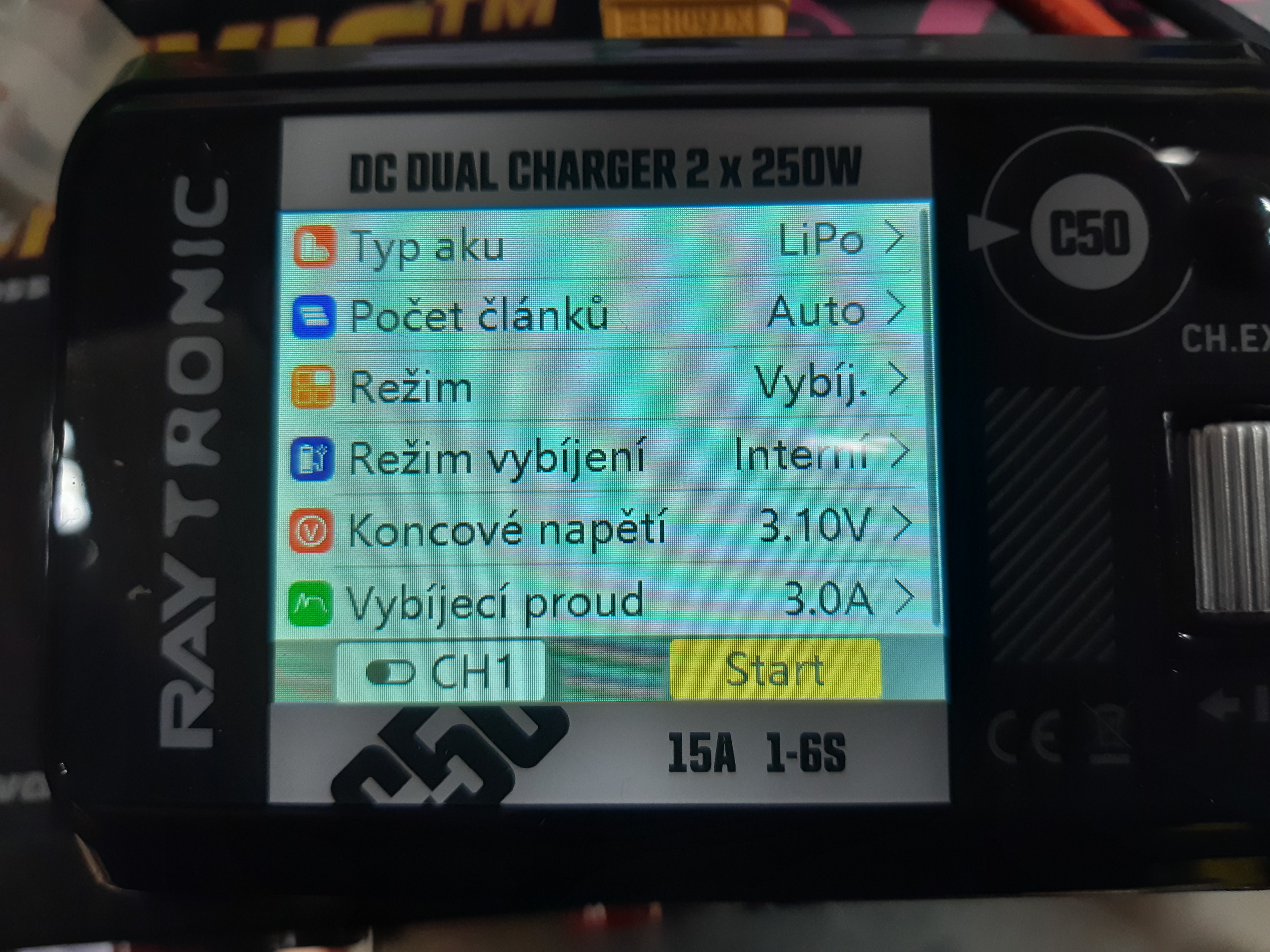 RAYTRONIC C50 nabíječ s balancerem 500W