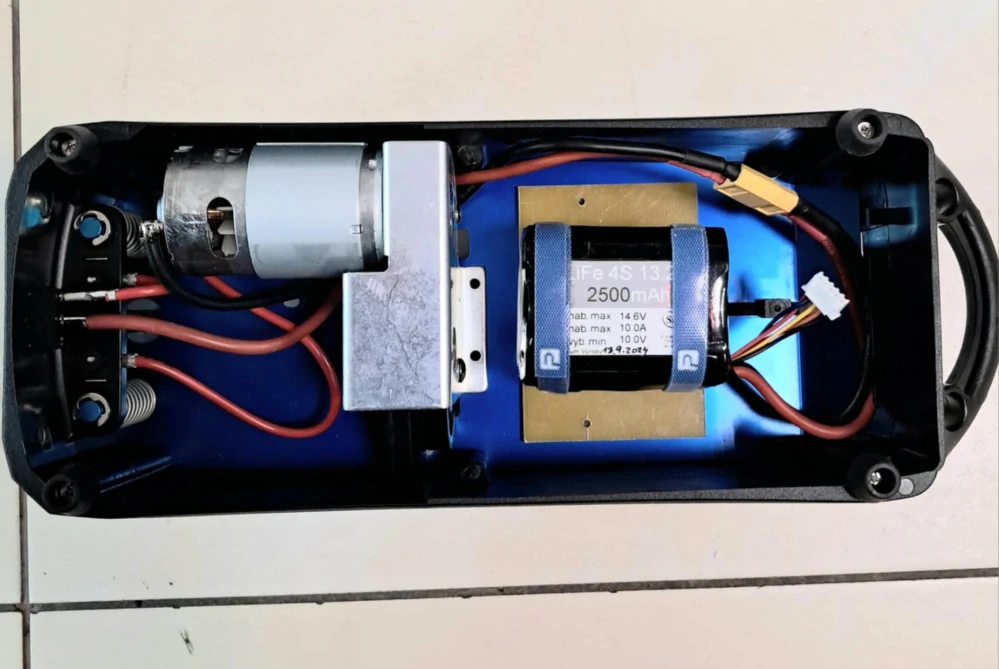 Li-Fe 4S 13.2V 2.5Ah XT60 tvar kostka